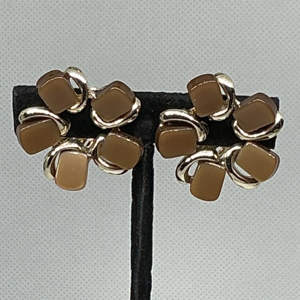 Vintage CLAUDETTE Clip On Earrings Gold Tone Caramel Lucite Cluster Mid Century